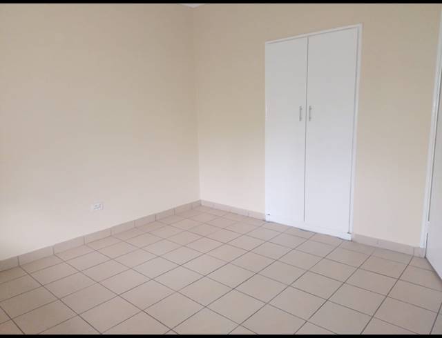 2.5 BEDROOM FLAT FOR SALE IN GLENWOOD
